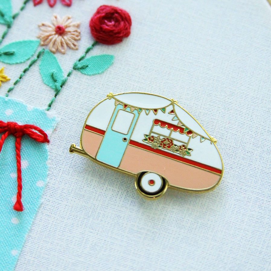 Vintage Camper Enamel Needle Minder