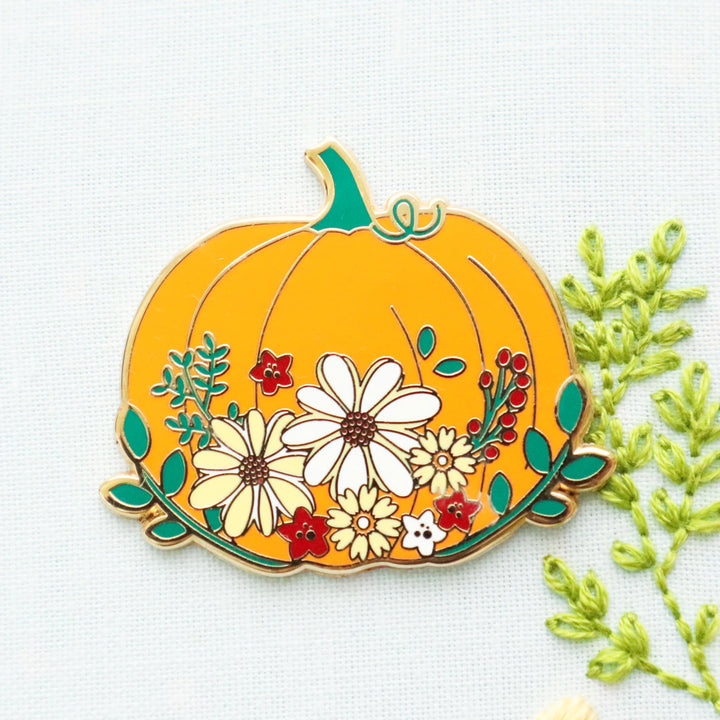 Floral Pumpkin Enamel Needle Minder