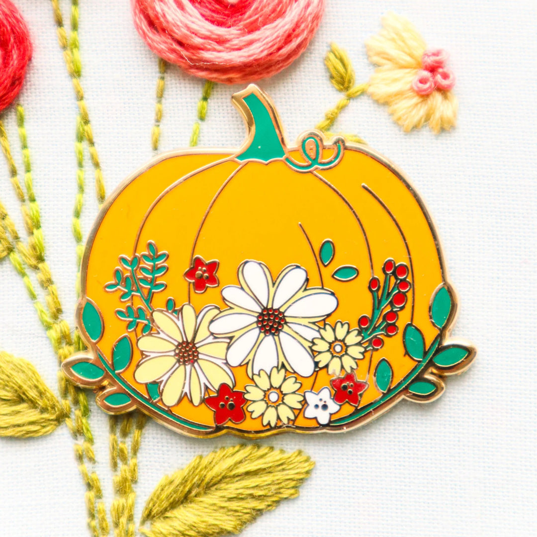 Floral Pumpkin Enamel Needle Minder
