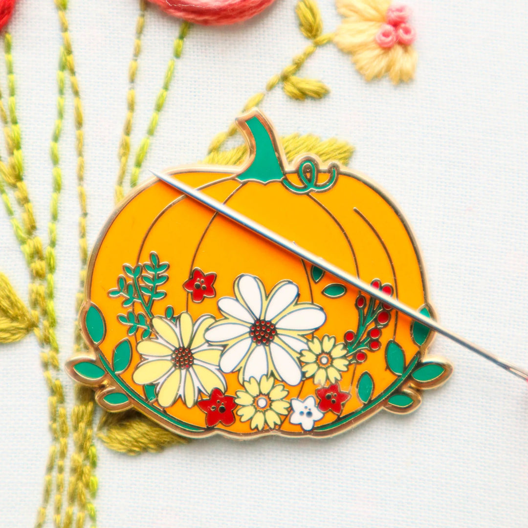 Floral Pumpkin Enamel Needle Minder