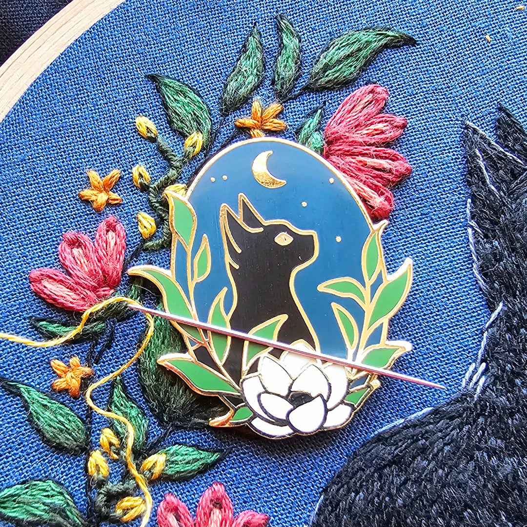 Black Cat & Moon Enamel Needle Minder