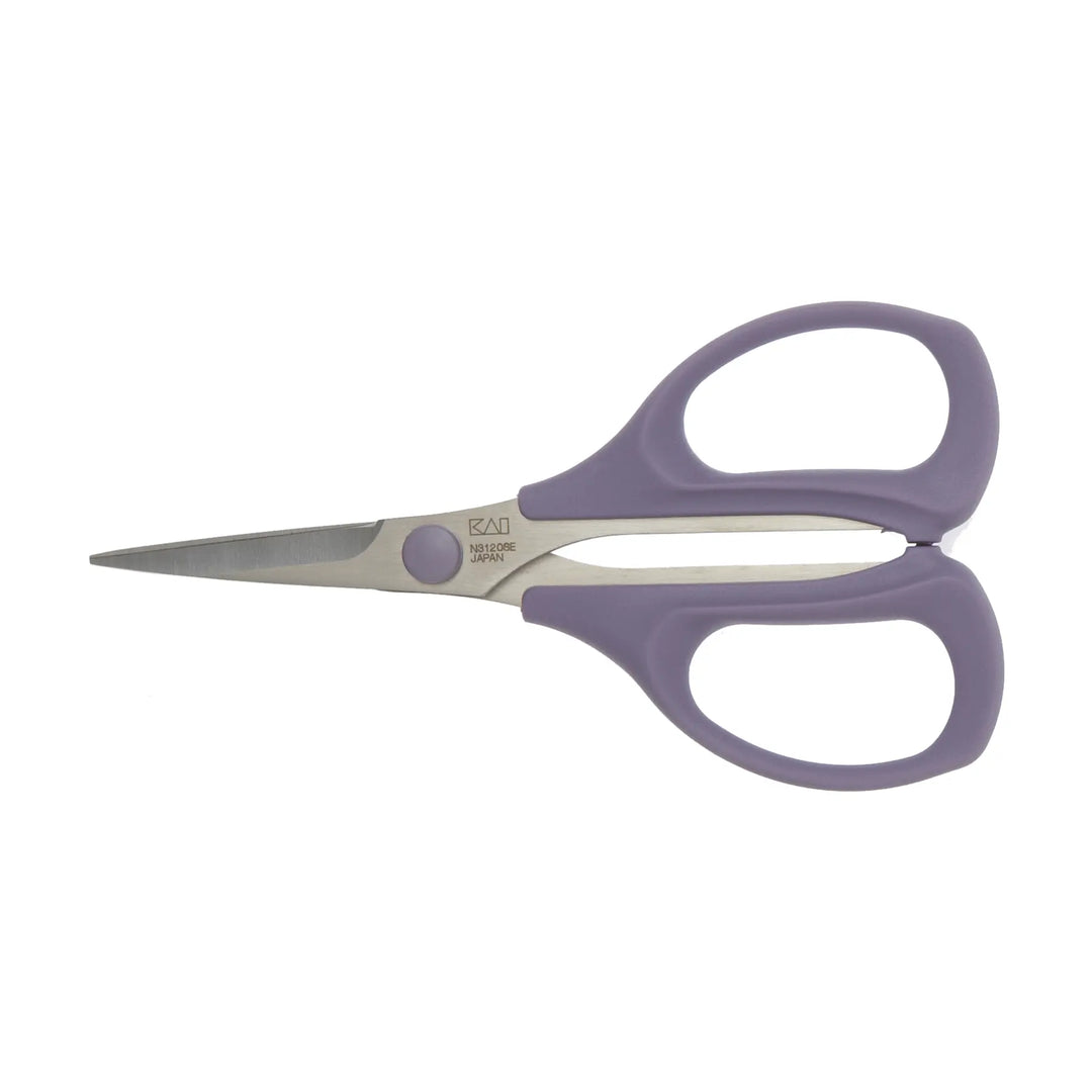 4 1/2-inch Micro-Serrated Patchwork Scissors