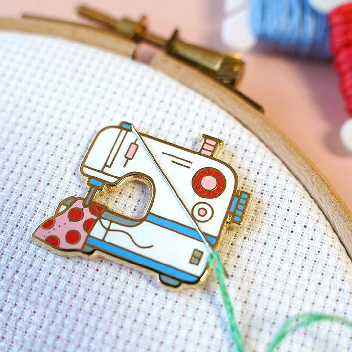 Magnetic Enamel Needle Minder - White Sewing Machine