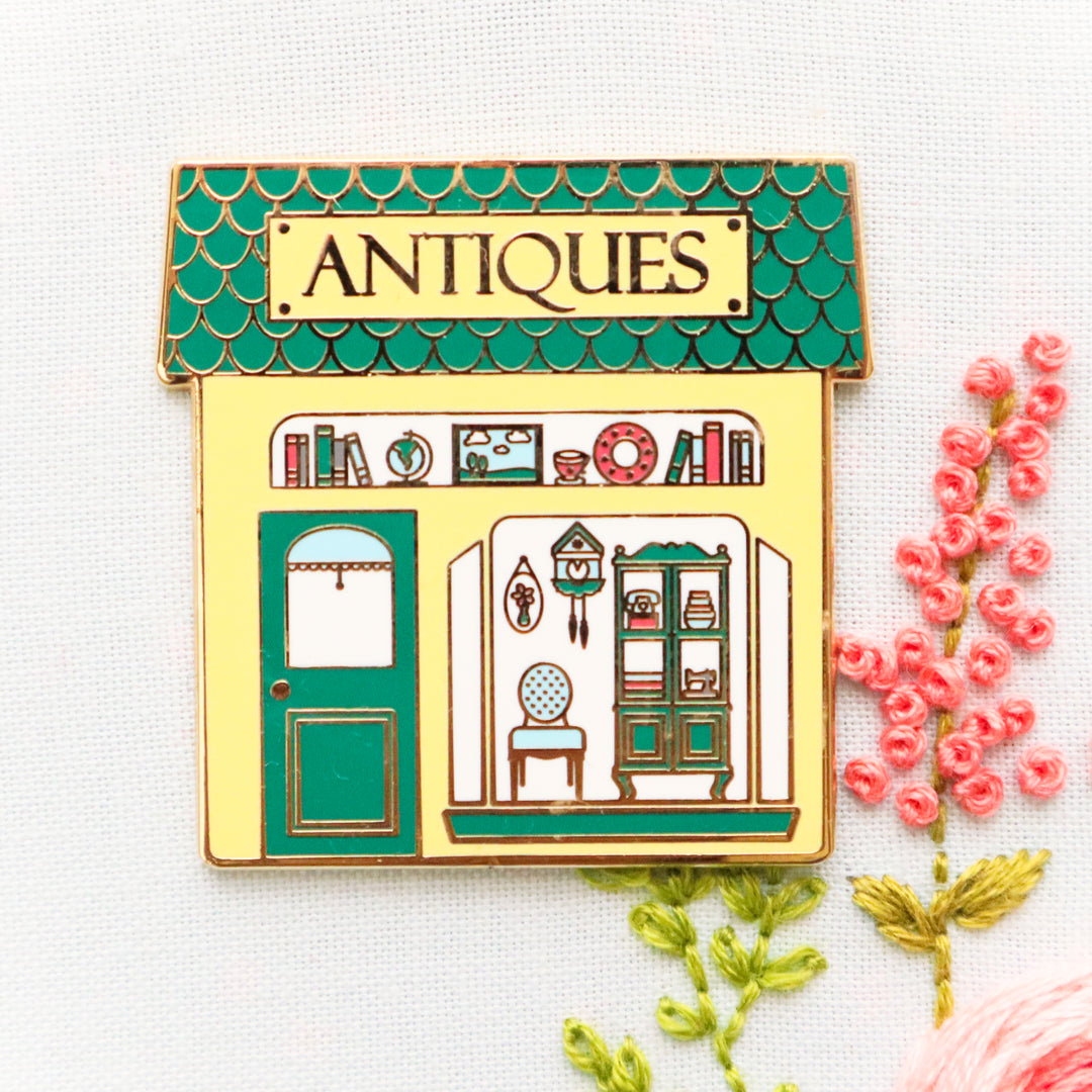 Antique Shop Enamel Needle Minder