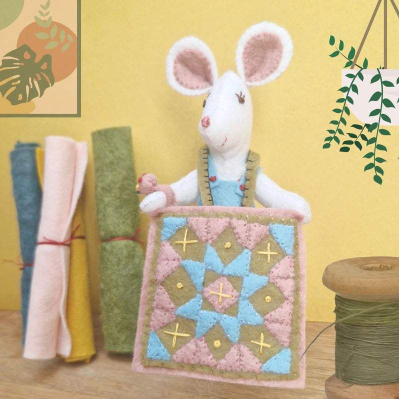 Little Mouse Makes a Quilt Wool Felt Embroidery Kit