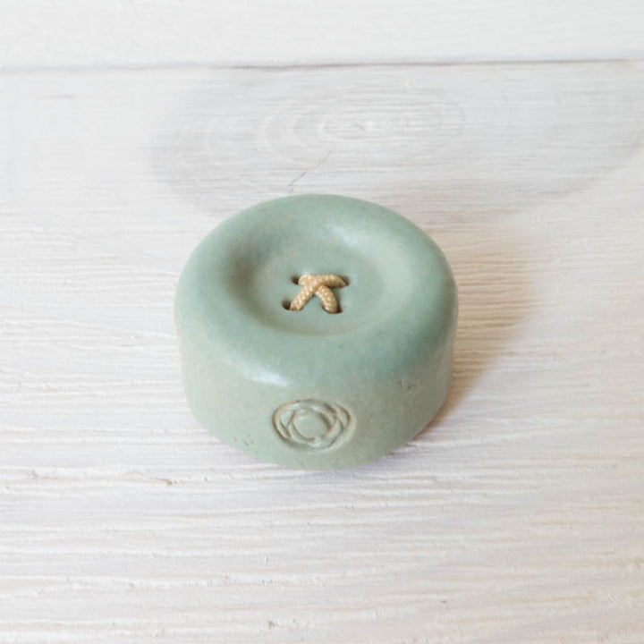 Shigaraki Ware Button Magnetic Needle Rest
