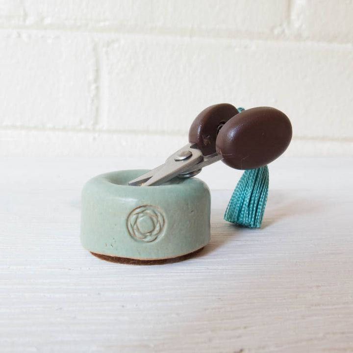 Shigaraki Ware Button Magnetic Needle Rest
