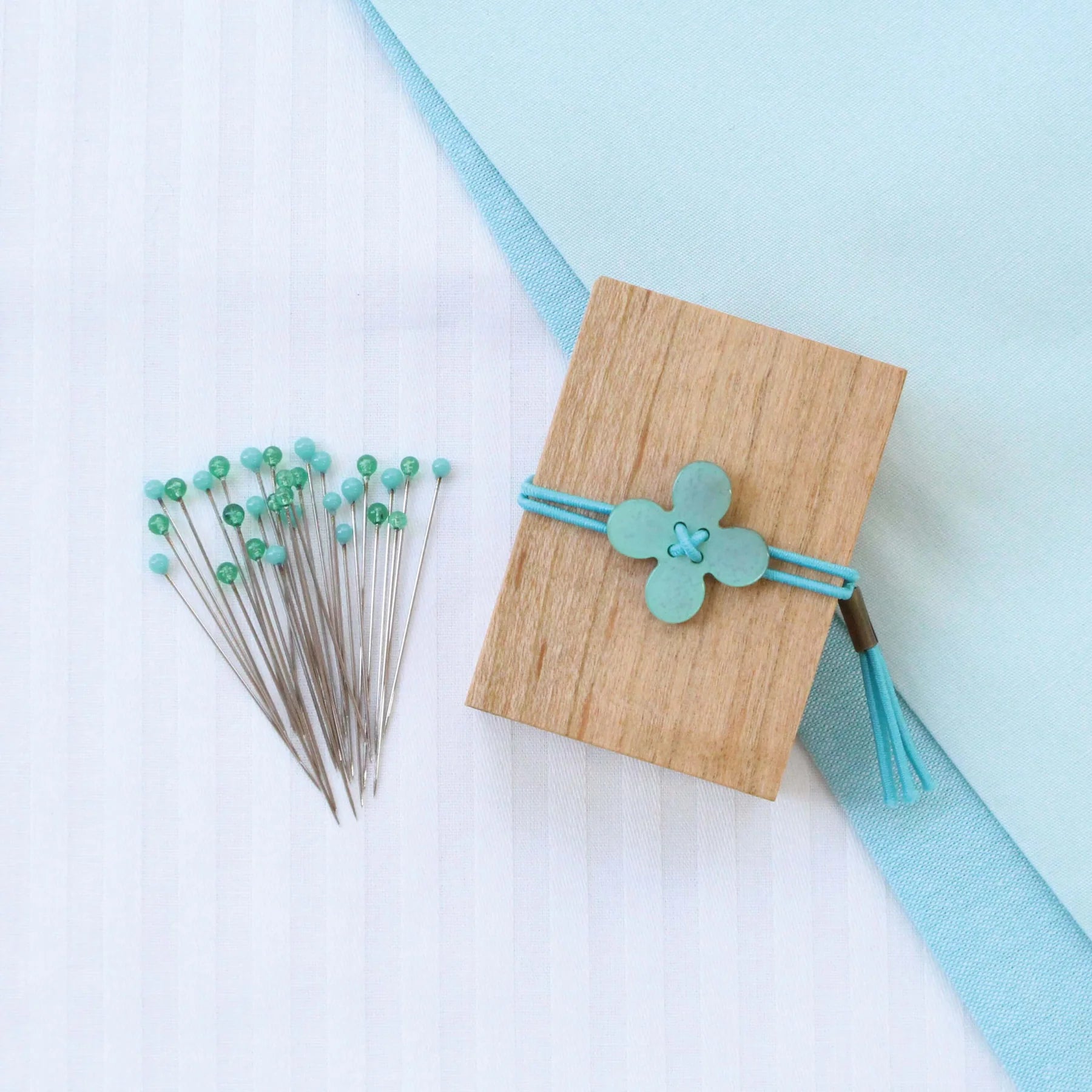 Japanese Glass Head Pins in Wooden Storage Box – Snuggly Monkey