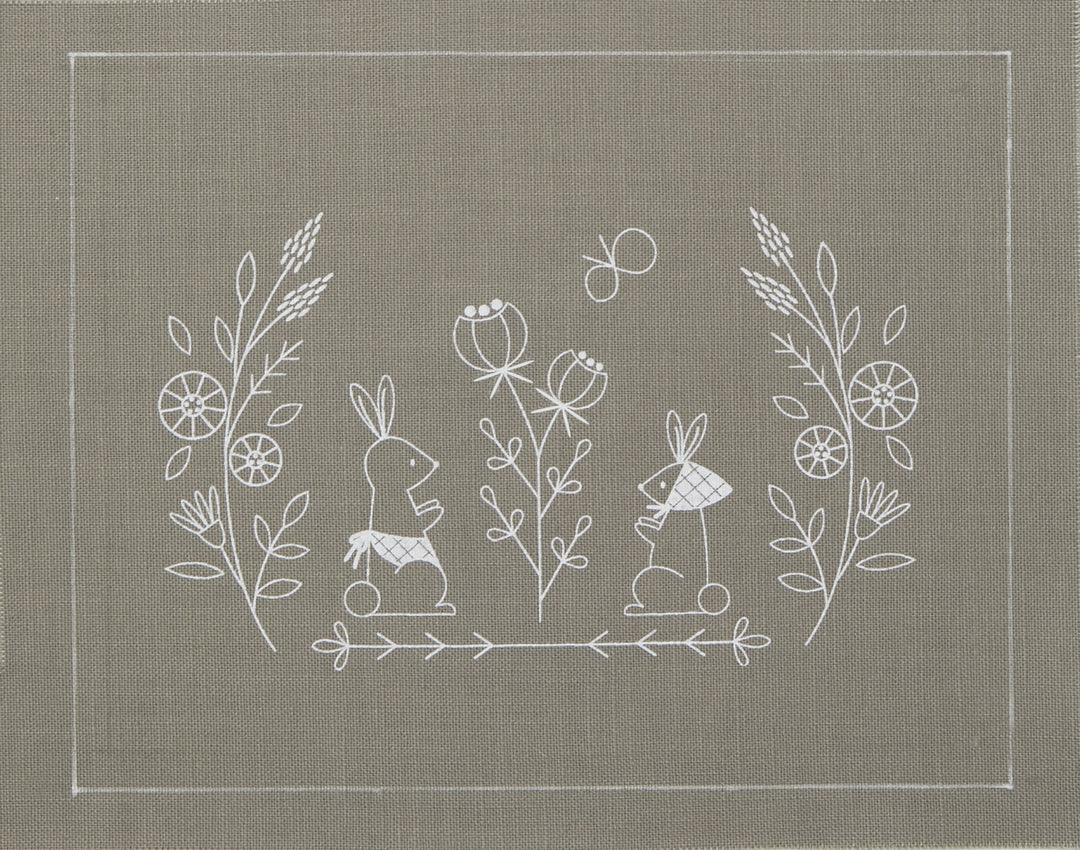FABBRICA Japanese Embroidery Kit - Bunnies Pennant