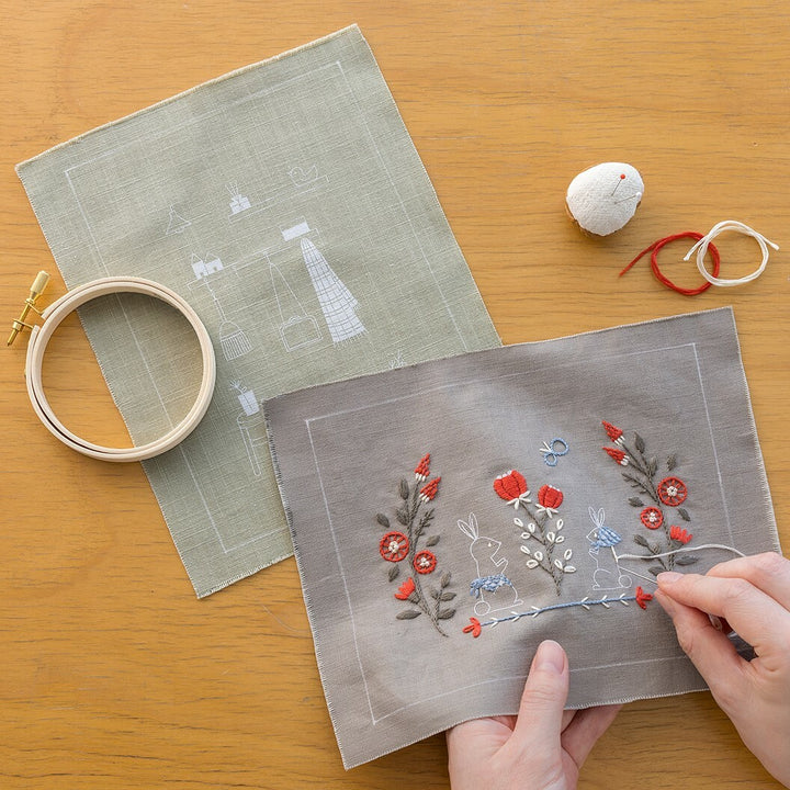 FABBRICA Japanese Embroidery Kit - Bunnies Pennant