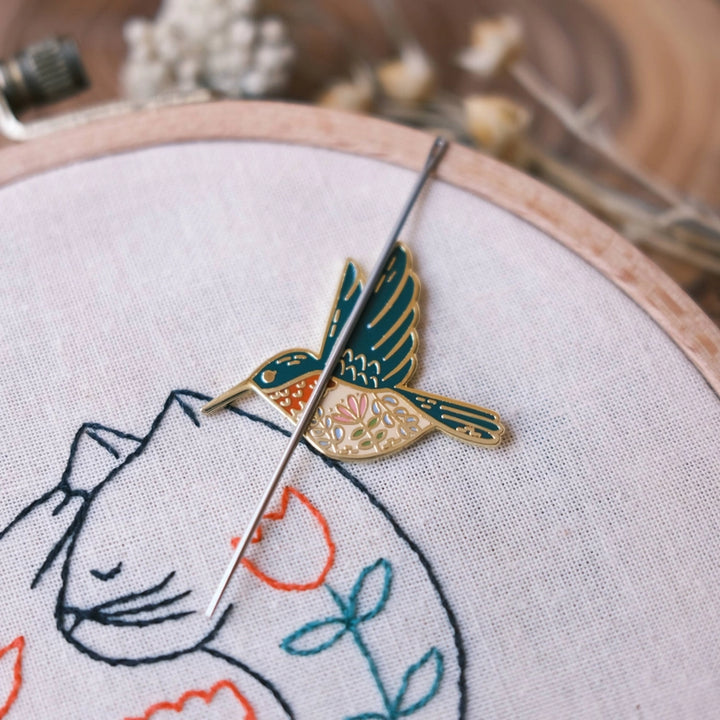 Magnetic Enamel Needle Minder - Hummingbird
