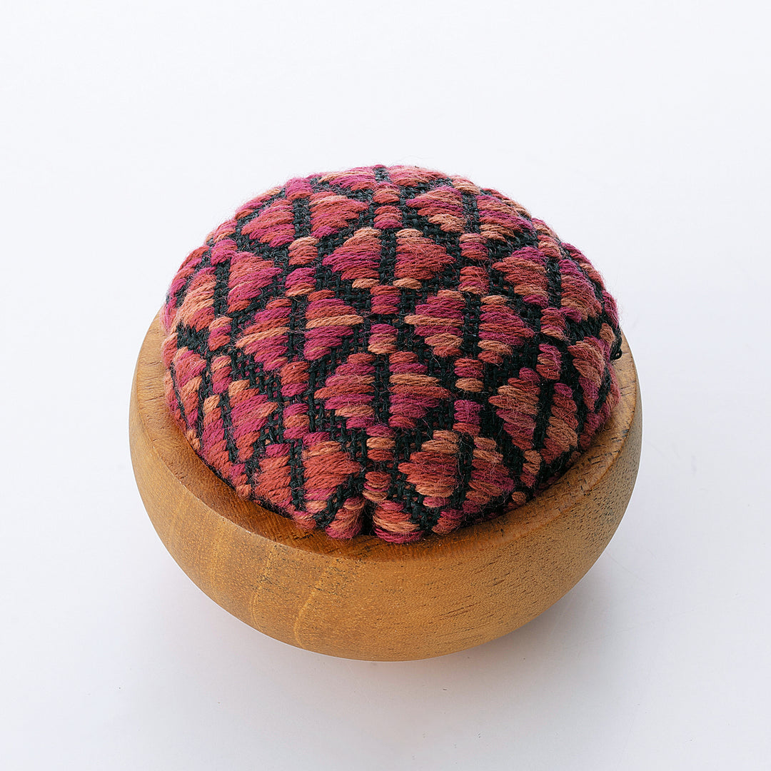 Kogin Sashiko Wooden Pincushion Kit - Black & Red (87)