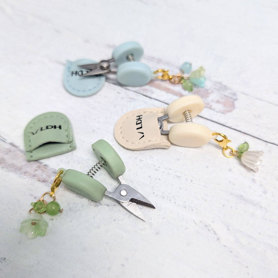 LDH Bloom Tiny Snips – Snuggly Monkey