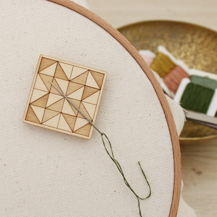 Quilt Block Wooden Needle Minder