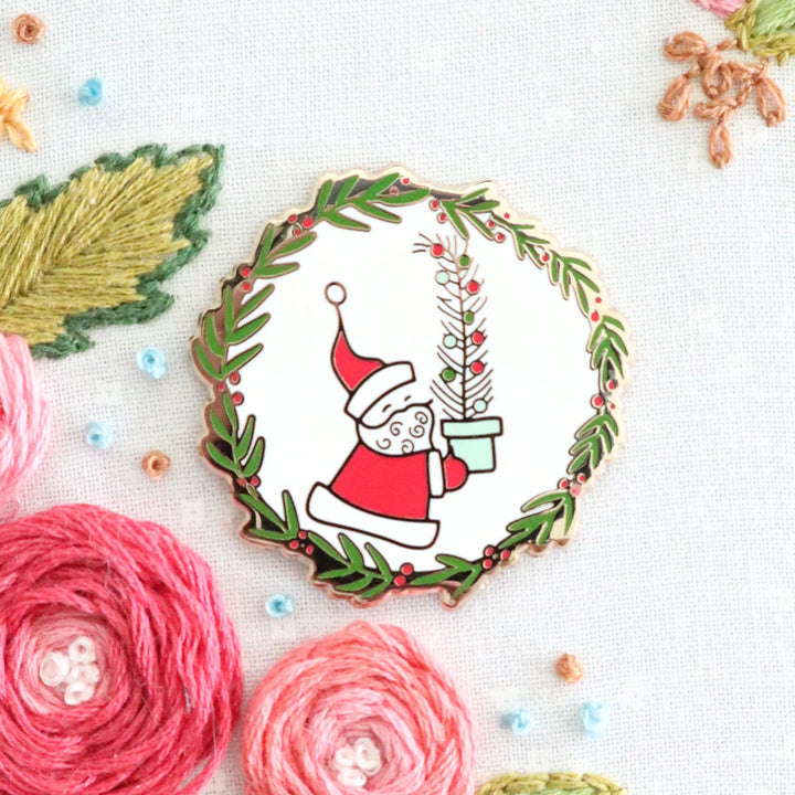 Vintage Santa Enamel Needle Minder