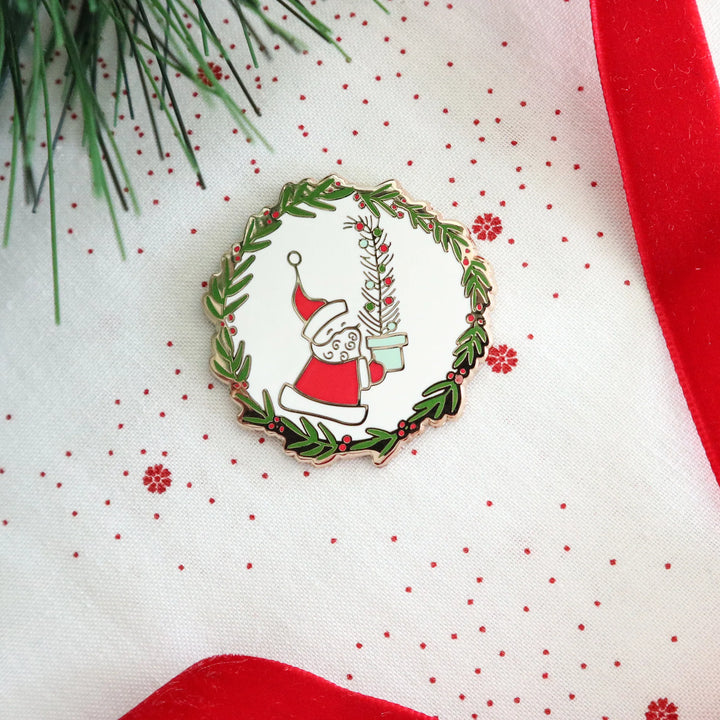 Vintage Santa Enamel Needle Minder