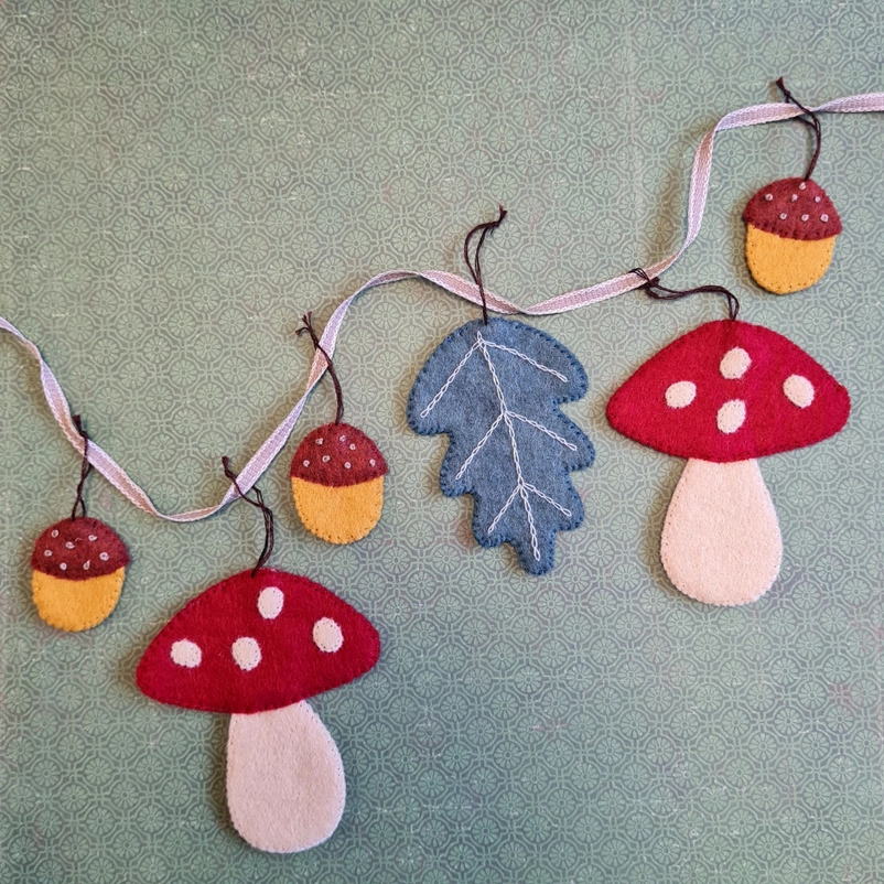 Woodland Garland Felt Embroidery Craft Kit