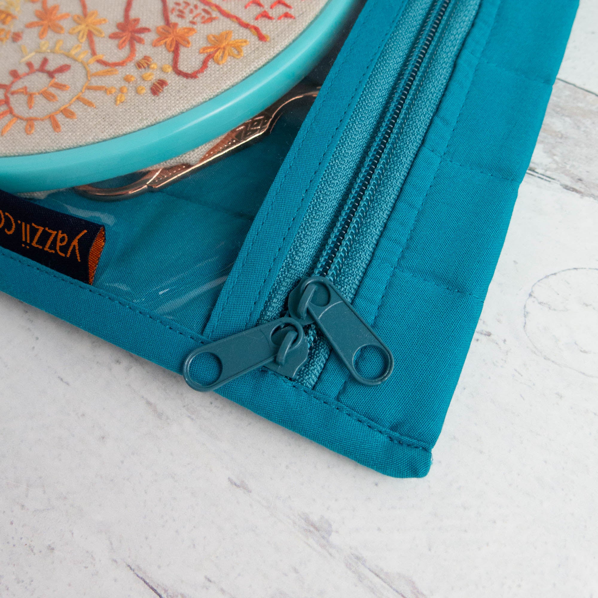 即送 nutemperor Shy Project hand bag Nurse Bag | Waterproof | Zippered | L18