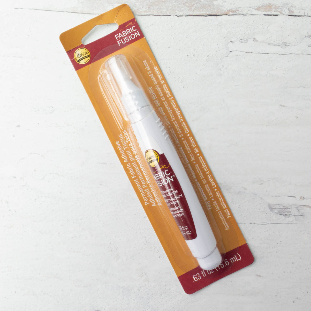 Aleene's Fabric Fusion Permanent Fabric Glue Pen