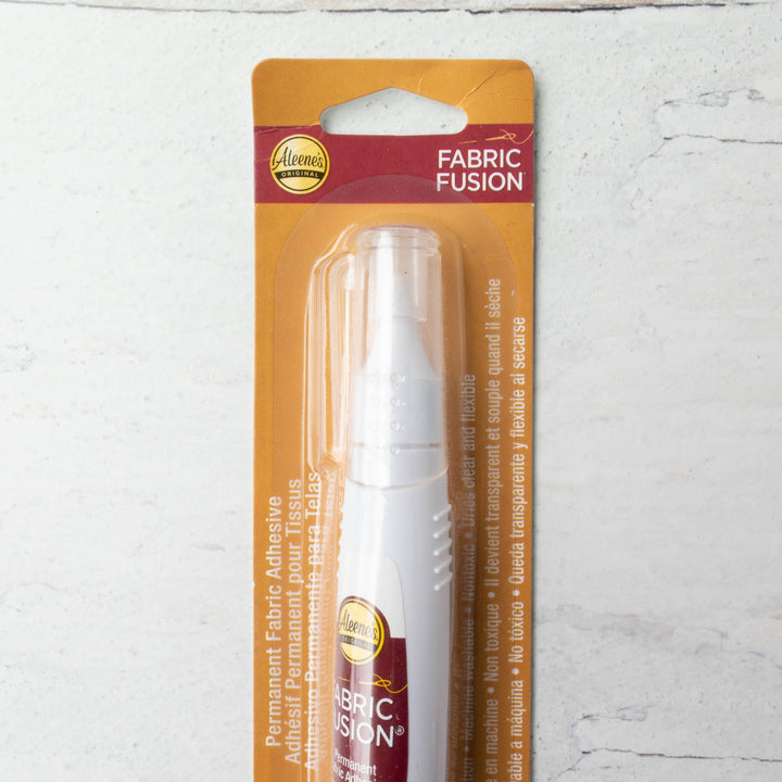 Aleene's Fabric Fusion Permanent Fabric Glue Pen