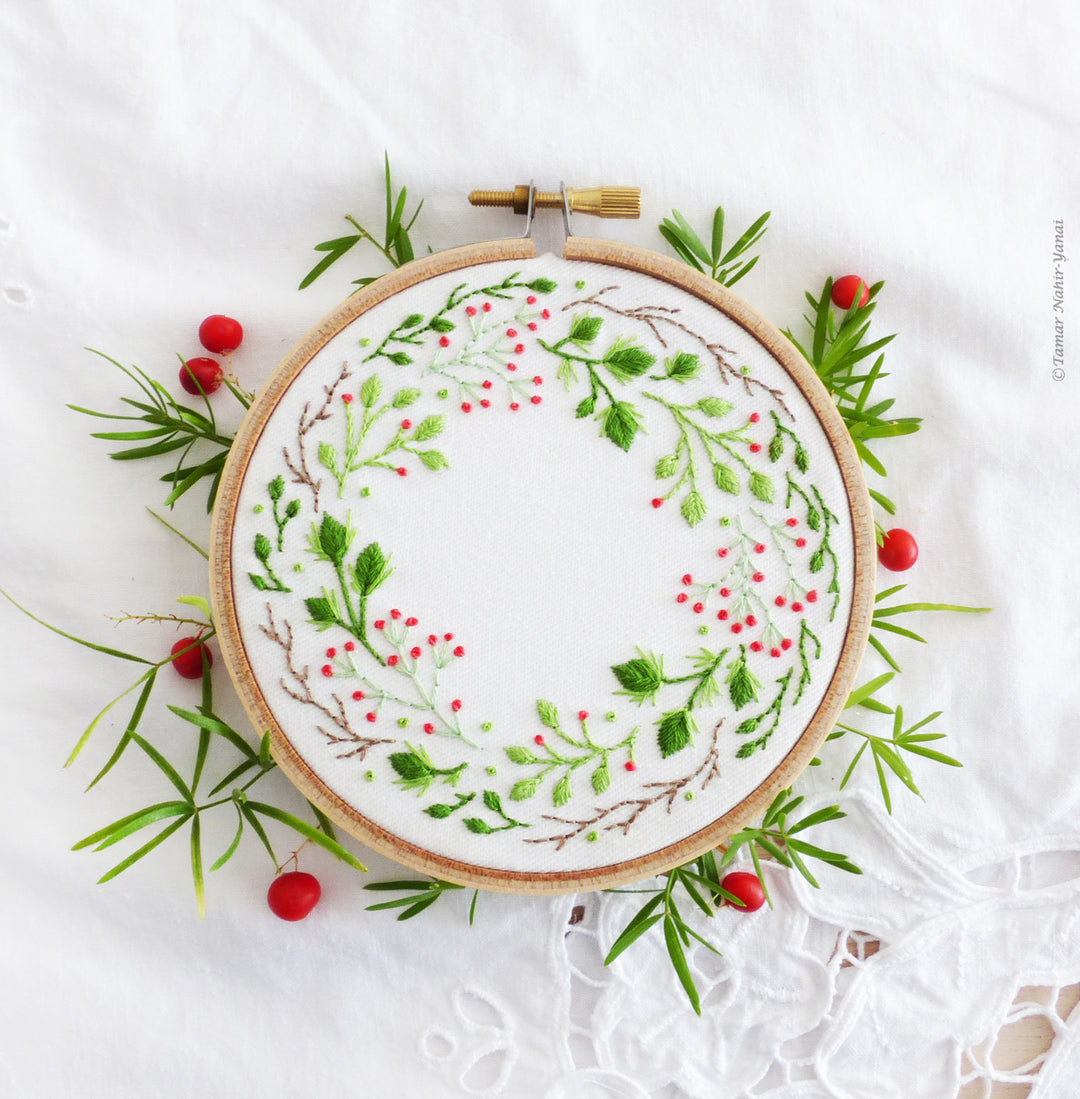 Christmas Wreath - 6 embroidery kit – Tamar Nahir-Yanai