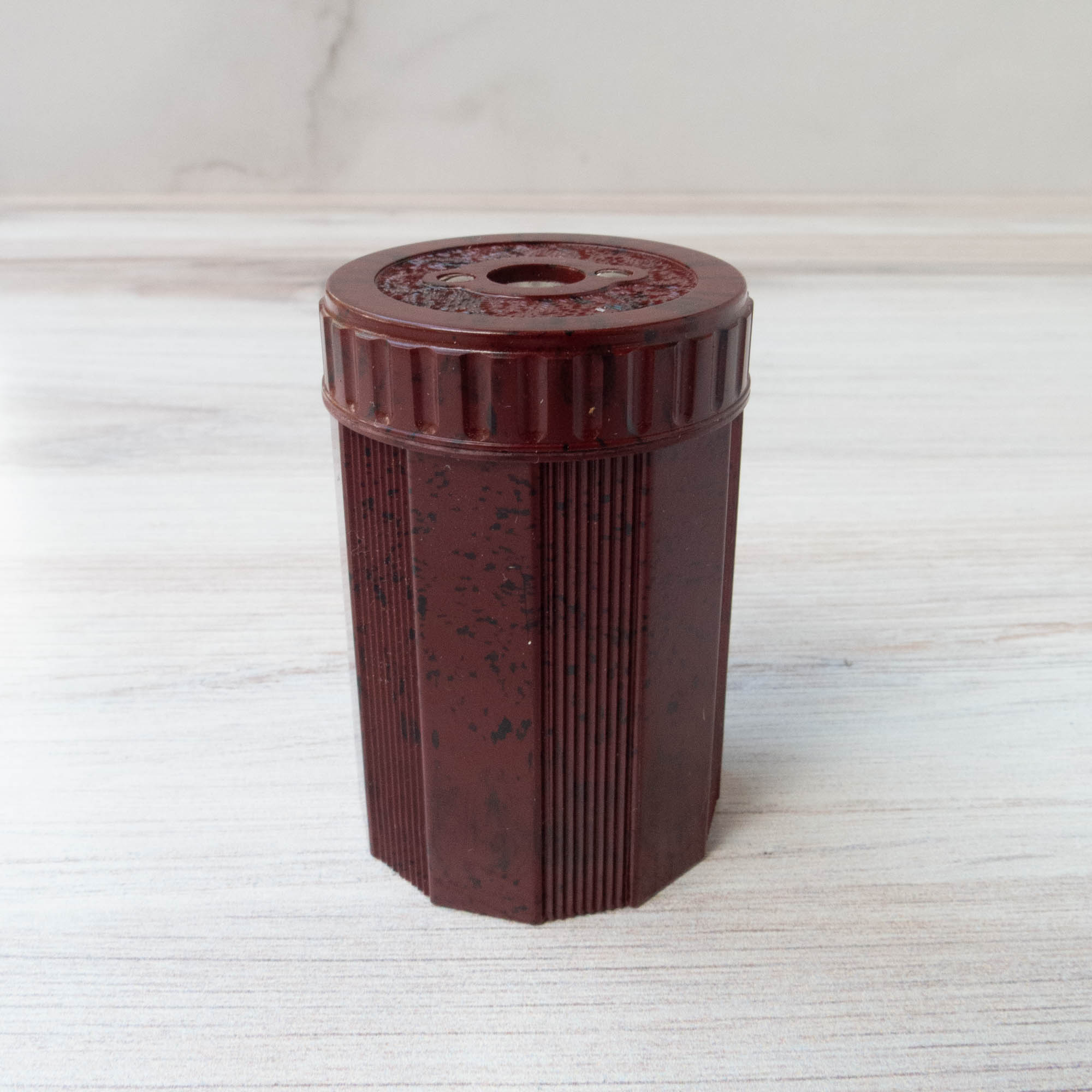DUX Duroplast Pencil Sharpener - Snuggly Monkey