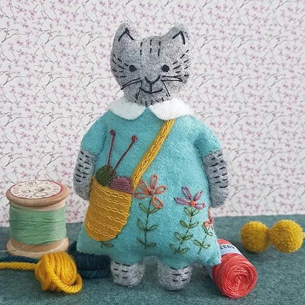 Knitting Cat Felt Embroidery Craft Kit