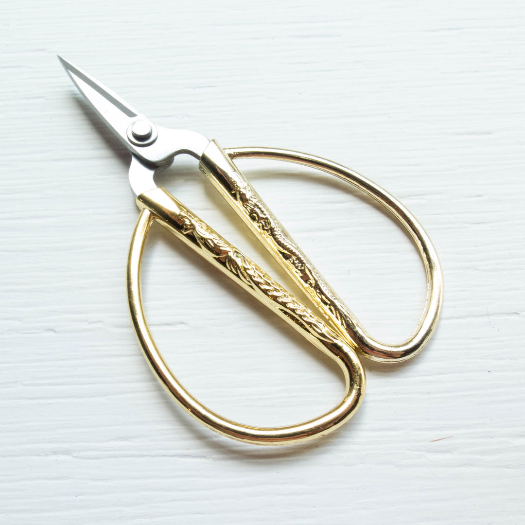 Gold Imperial Thread Snips – Matchy Matchy Sewing Club