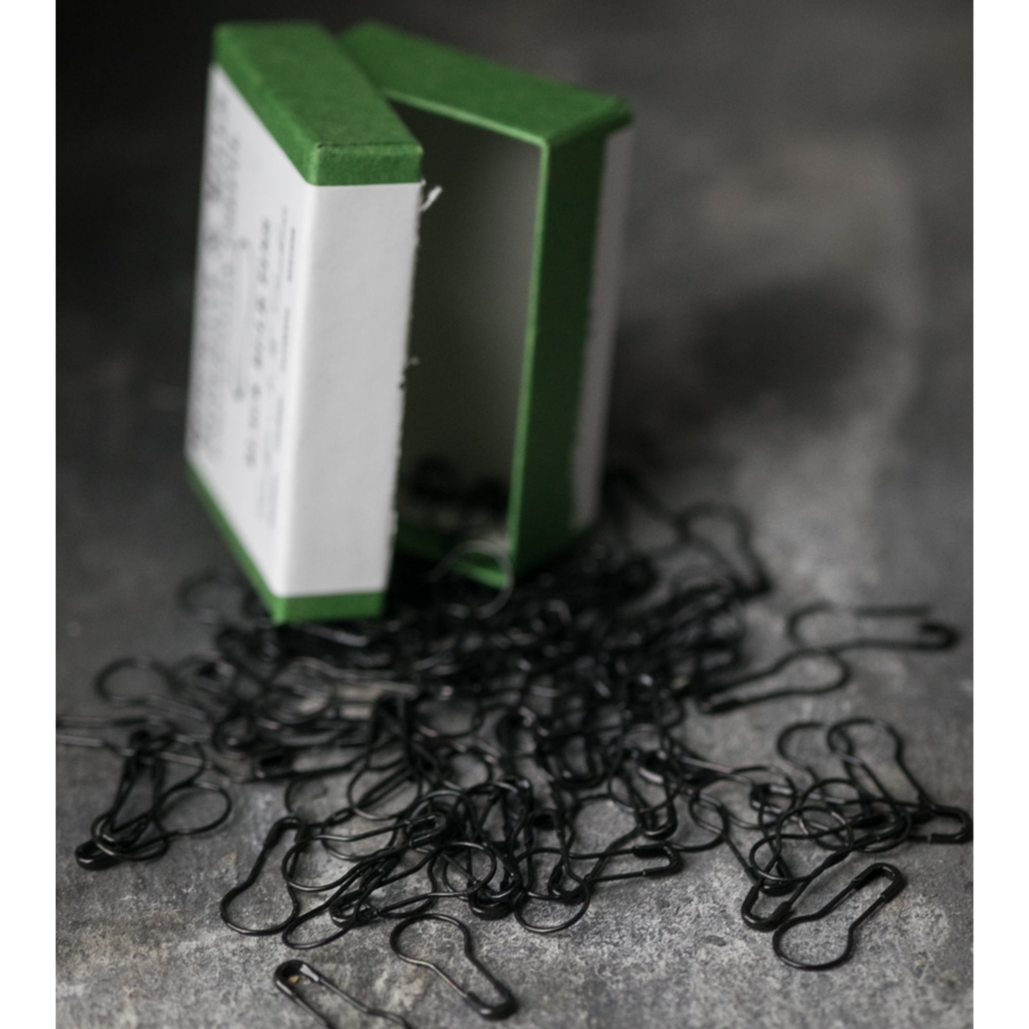 pinブラックS MWWS156-1624 24-Pin Male/Male 