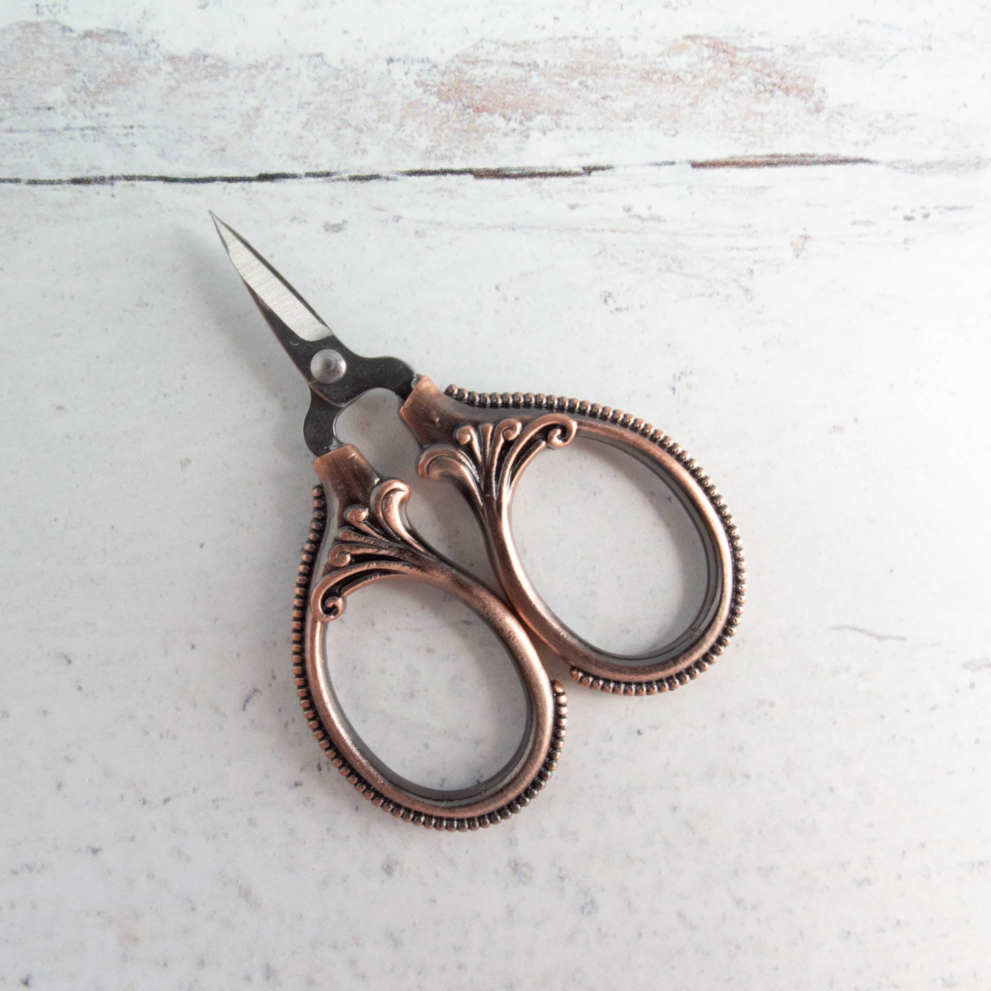 Antique Style Copper Embroidery Scissors, Small Pretty Scissors for Sewing  Kit, Gift for Cross Stitch Friend, Quilting & Needlework Supplies 