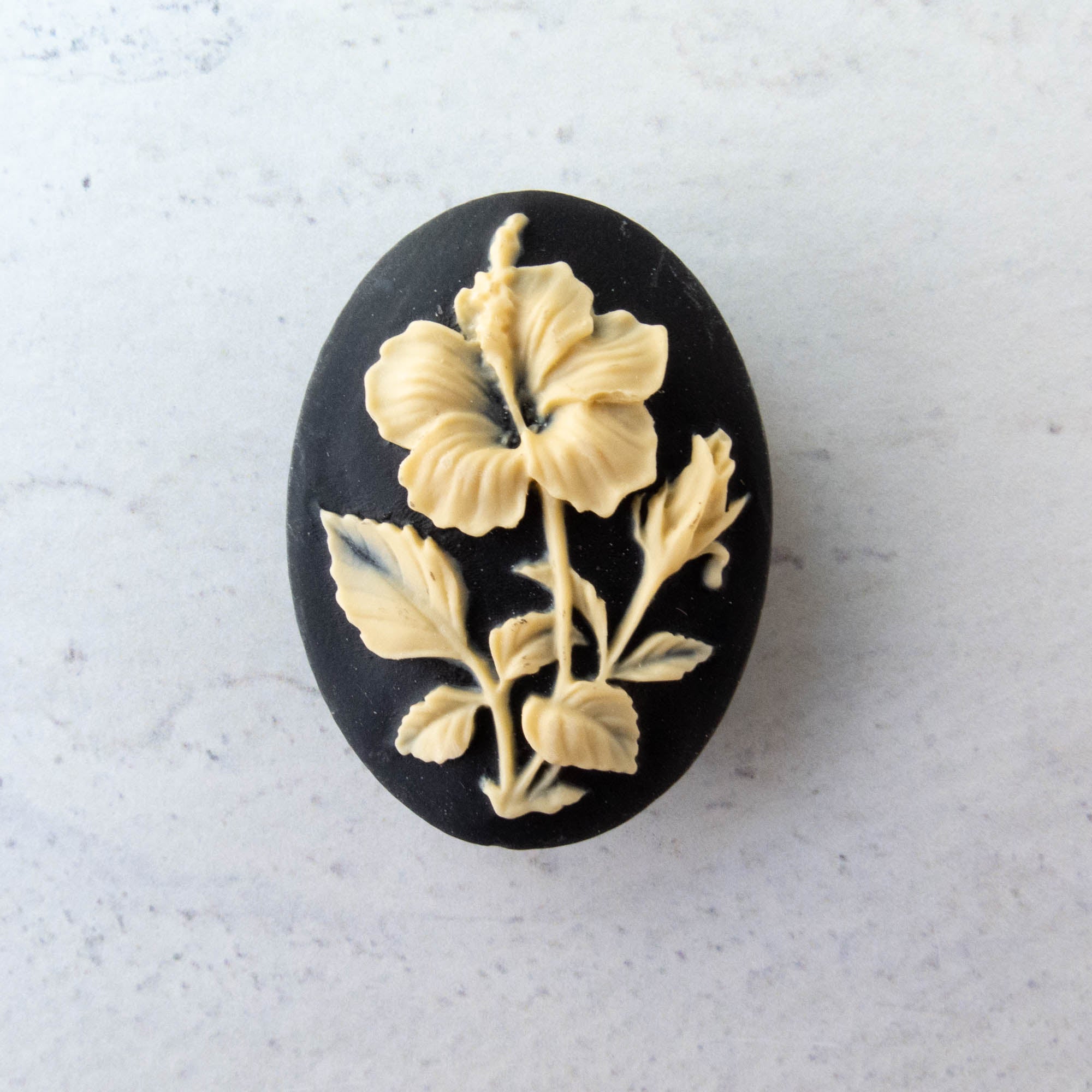Hibiscus Flower Needle Minder – Snuggly Monkey