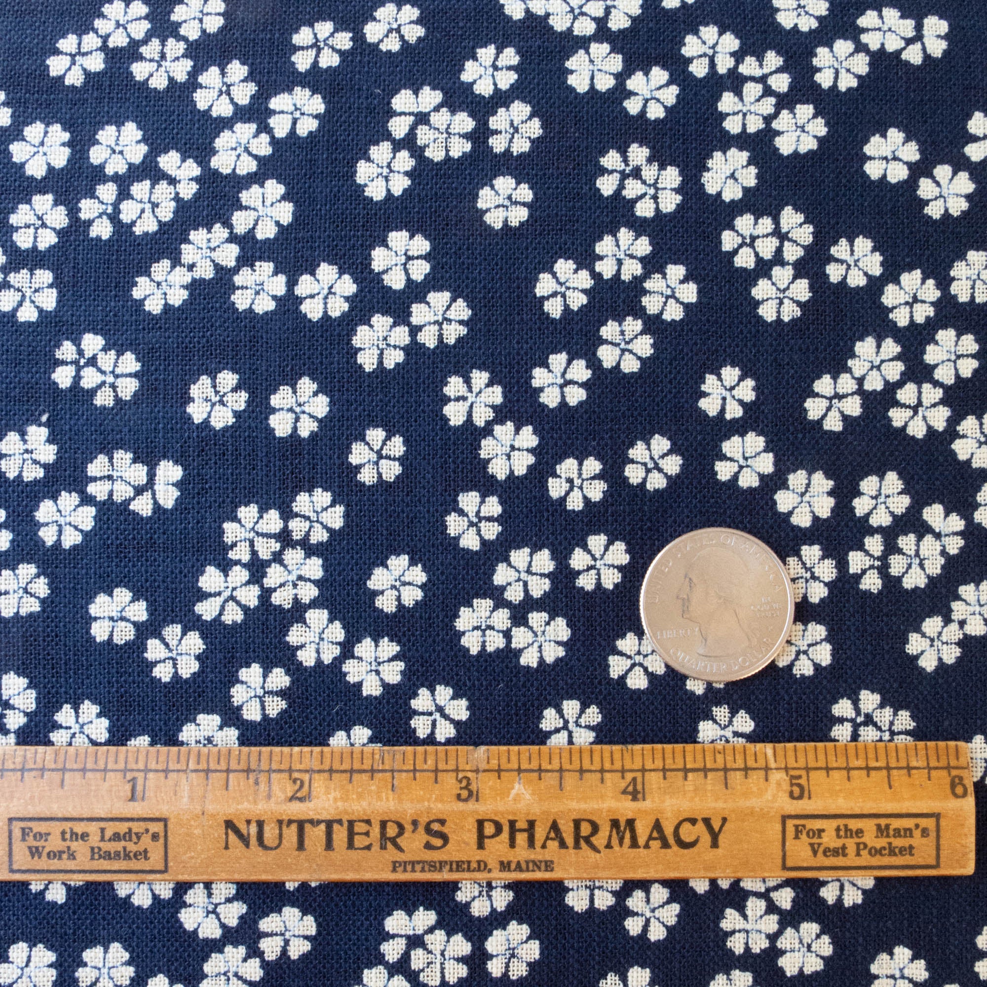 Nara Homespun :: Sakura Blossoms on Indigo (NHSD162) – Snuggly Monkey