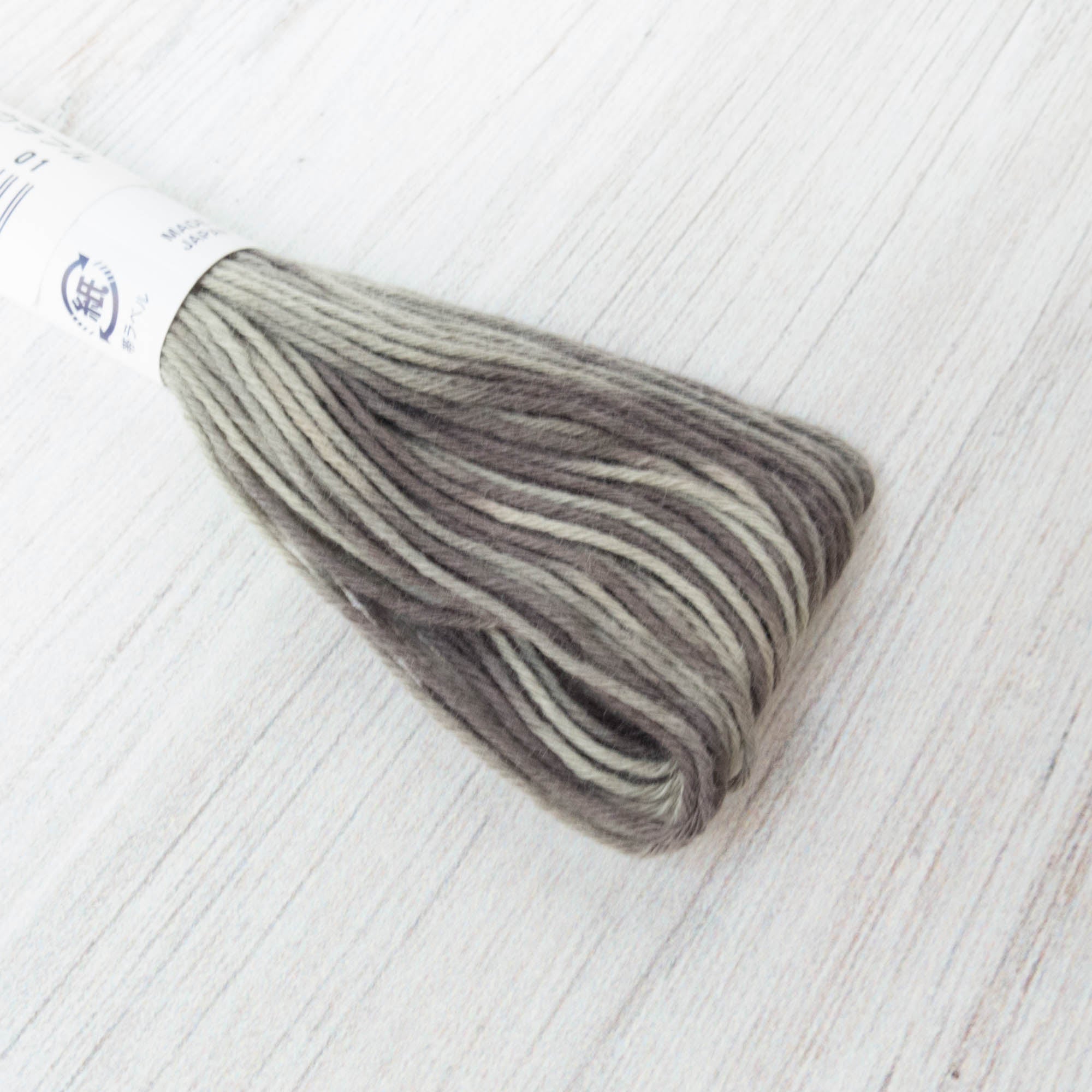 Short Pitch Variegated Sashiko Thread - Grays (#96) – Snuggly Monkey