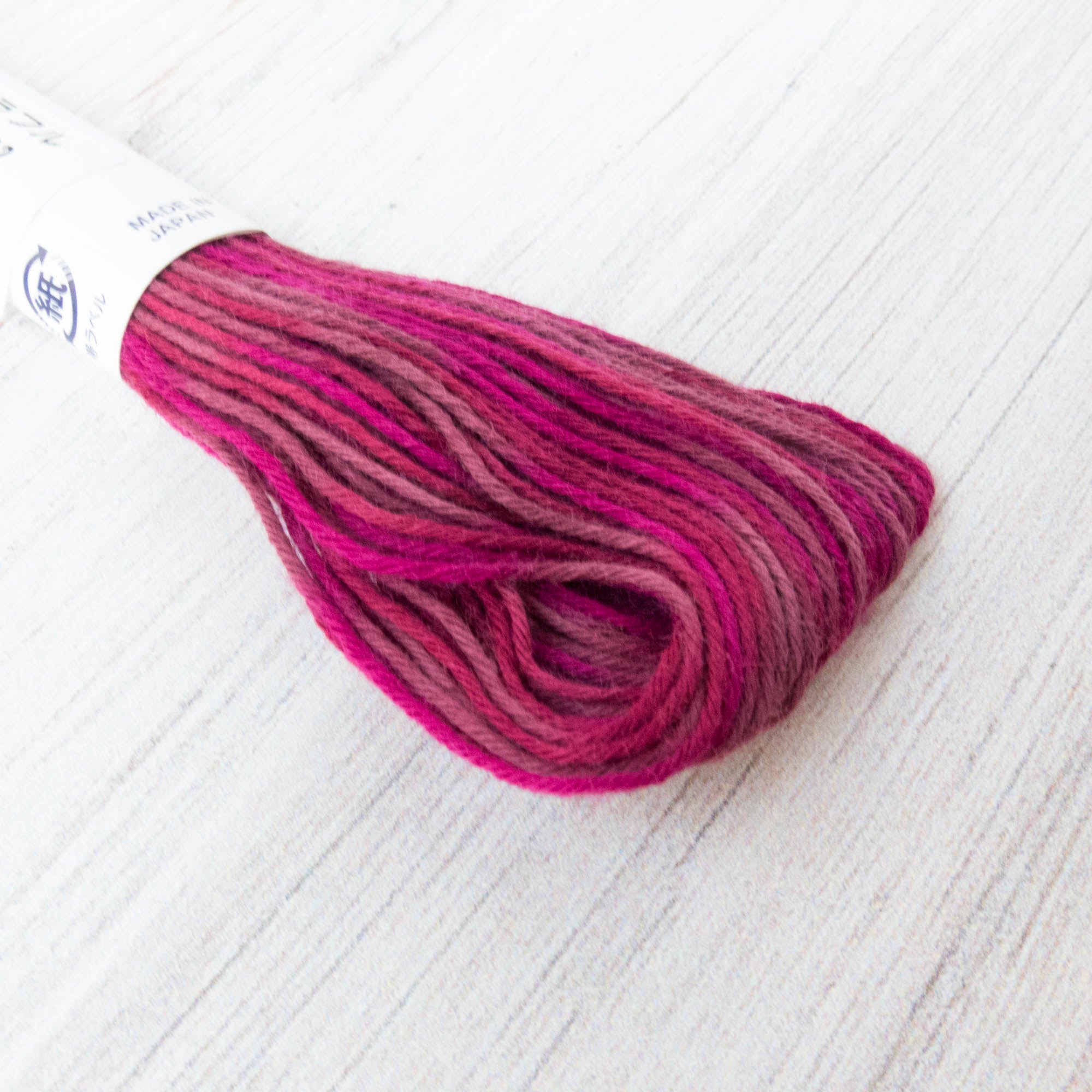 Short Pitch Variegated Sashiko Thread - Reds (#97) – Snuggly Monkey