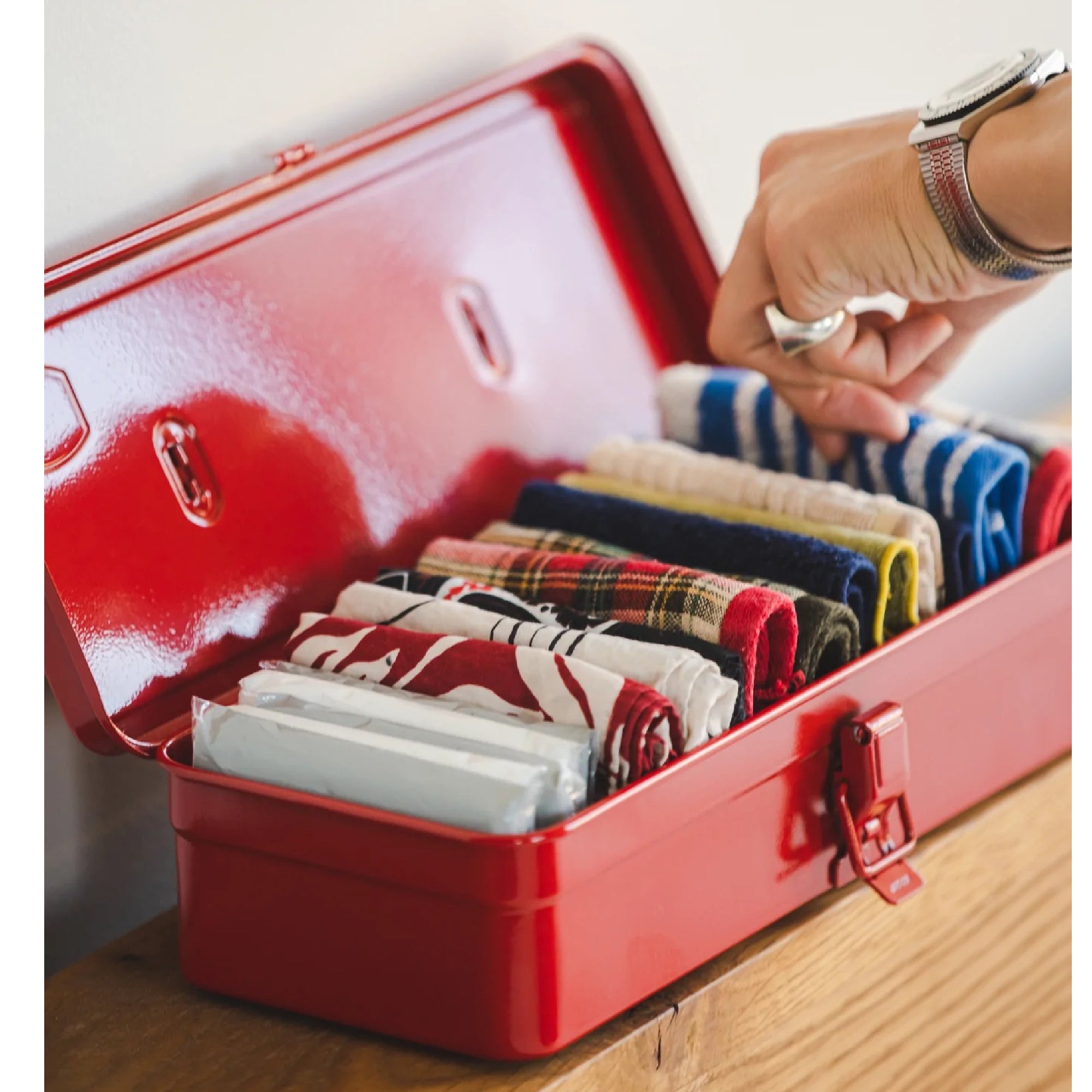 Steel Toolbox with Top Handle T-320 - Red - Kiki