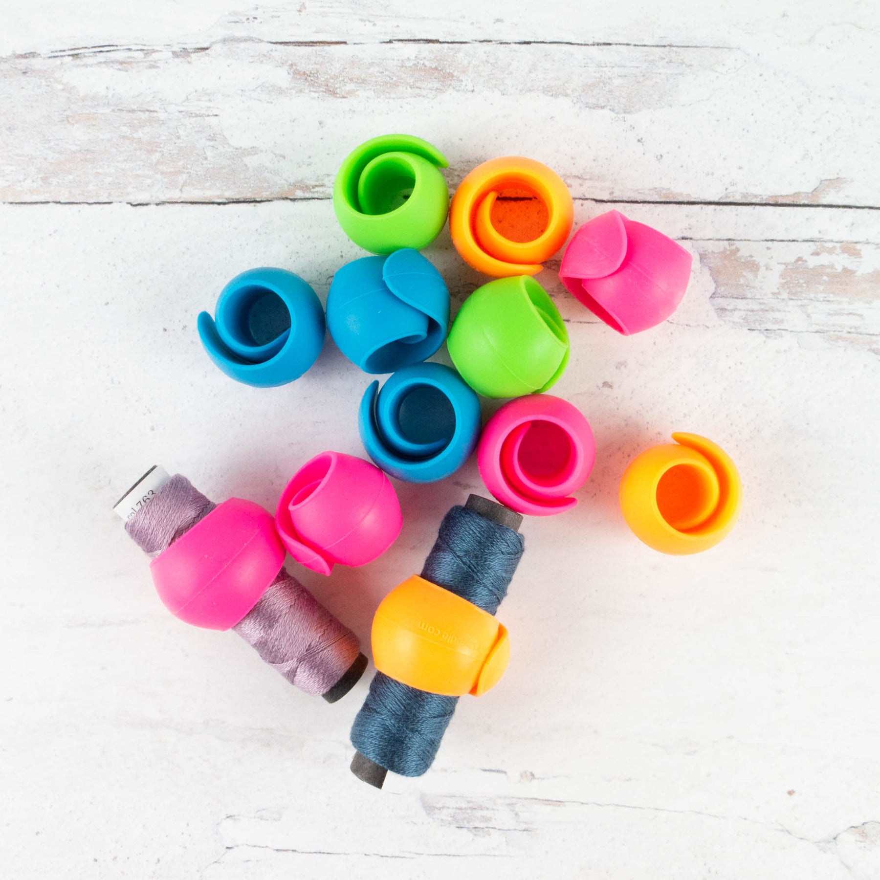 Peels Thread Huggers – Snuggly Monkey