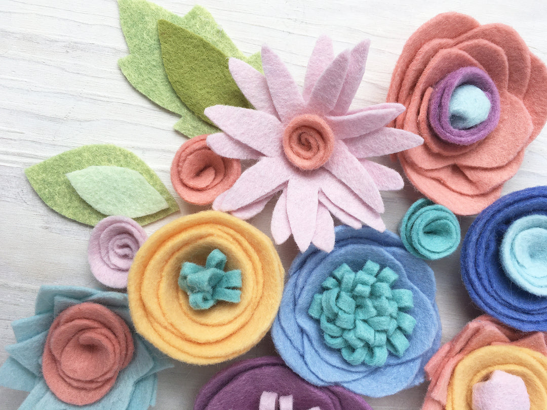 No-Sew Felt Flowers ⋆ Sugar, Spice and Glitter